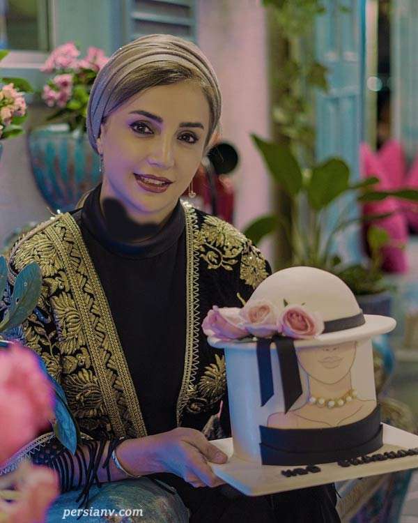 تولد ۴۸ سالگی شبنم قلی‌خانی در محیط کاری لوکس دبی / تصویر جدید بازیگر مشهور «آنام» از جشن تولدش پس از مهاجرت به امارات متحده عربی!